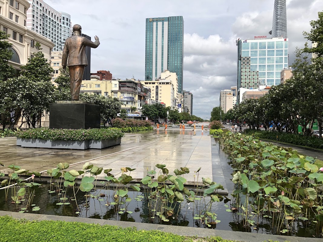 Rue piétonne Nguyễn Huệ – Quận 1, Hồ Chí Minh (photo 1)