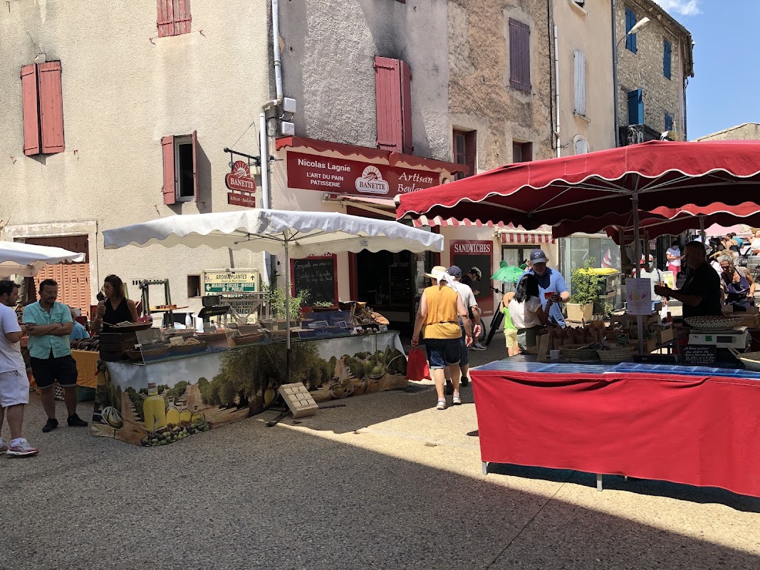 Sault : le marché du mercredi et les champs de lavande du plateau – Sault, 84390 Sault (photo 1)