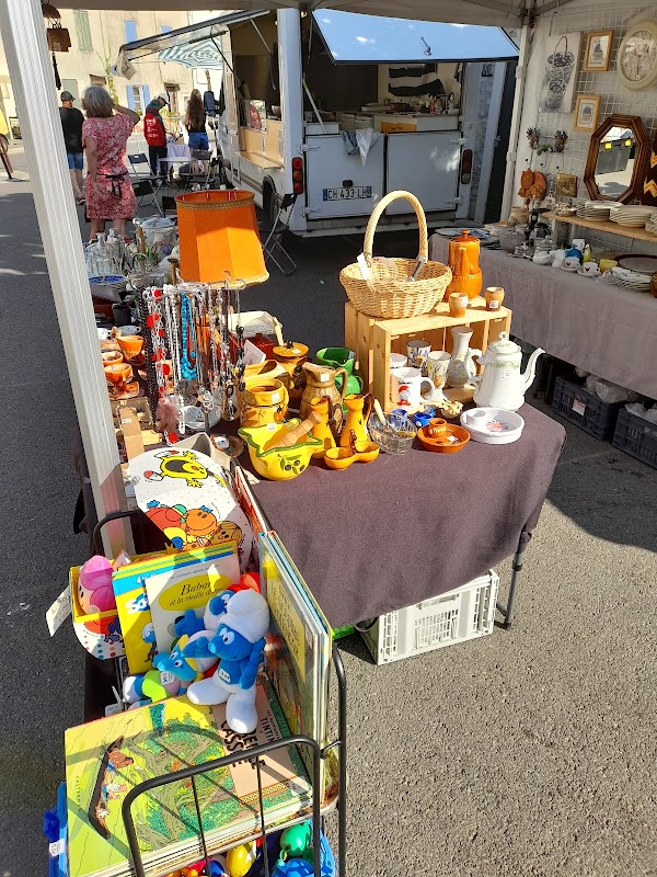 Sault : le marché du mercredi et les champs de lavande du plateau – Sault, 84390 Sault (photo 2)