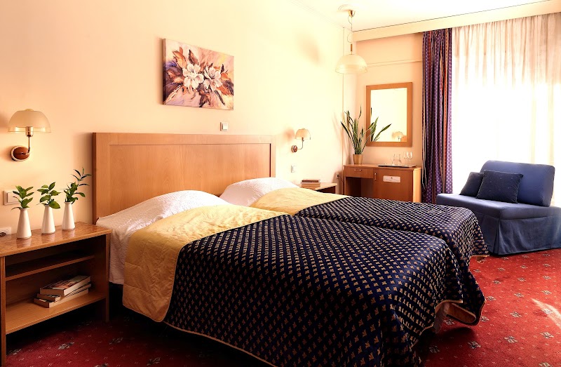 Savoy Hotel – 93 Iroon Polytechniou Ave, Le Pirée, Grèce (photo 2)