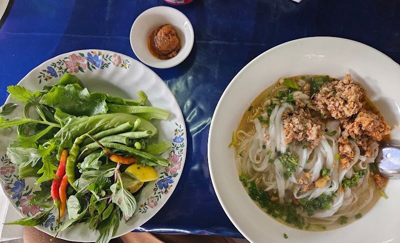 Serious Khao Soy Noodle Shop – Phetsarat Road, Luang Prabang, Laos (photo 2)