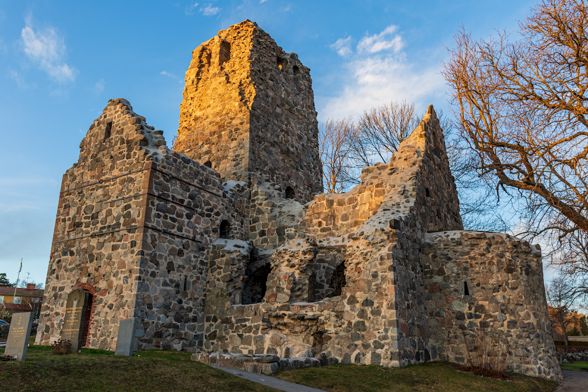 Sigtuna : Stora Gatan, ruines et déjeuner – Olofsgatan, 193 30 Sigtuna, Suède (photo 1)