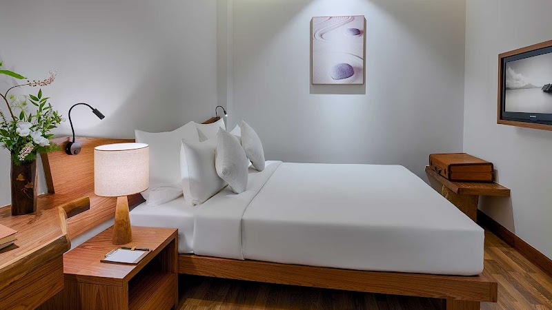Silverland Min Hotel – 81 Hai Ba Trung Street (photo 2)