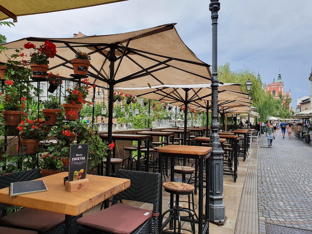 Slovenska Hiša – Cankarjevo nabrežje 13, 1000 Ljubljana, Slovenia (photo 1)