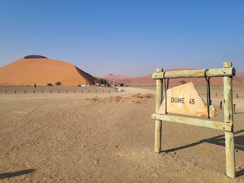 Sossusvlei, la dune 45 et Deadvlei au lever du soleil – Sesriem, Namibie (photo 2)