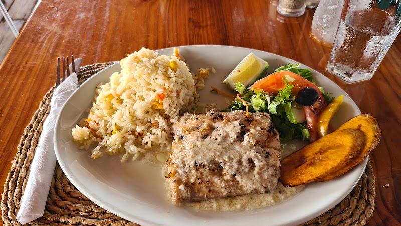 Spinnakers Beach Bar And Carvery – Rodney Bay, Gros Islet, Sainte-Lucie (photo 2)