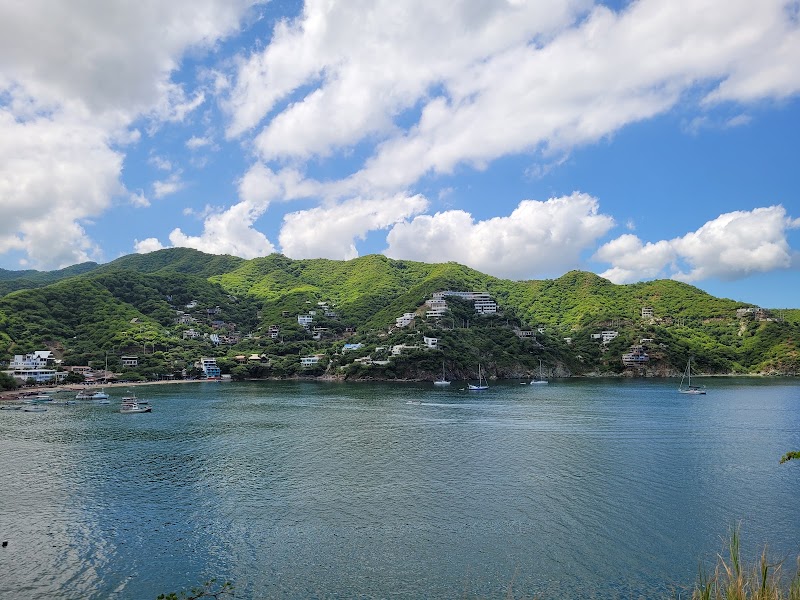 Taganga : village de pêcheurs et baie – Taganga, Santa Marta, Magdalena, Colombie (photo 2)