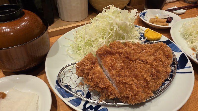 Tonkatsu Suzuki (Marunouchi) – Japan, 〒100-0005 Tokyo, Chiyoda City, Marunouchi, 1-chōme−9−1 グランスタ八重北 1階 Yaekita Shokudo (photo 2)