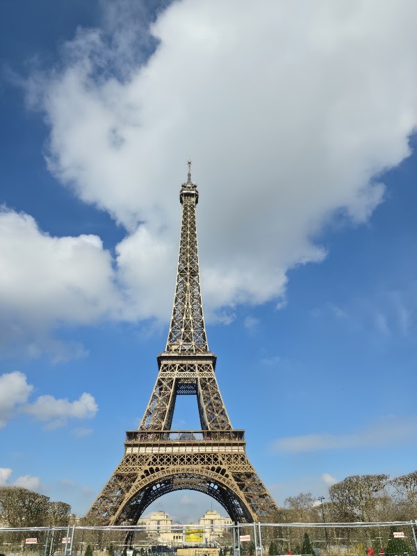 Tour Eiffel, 2e étage en ascenseur – Champ de Mars, 5 Av. Anatole France, 75007 Paris, France (photo 1)