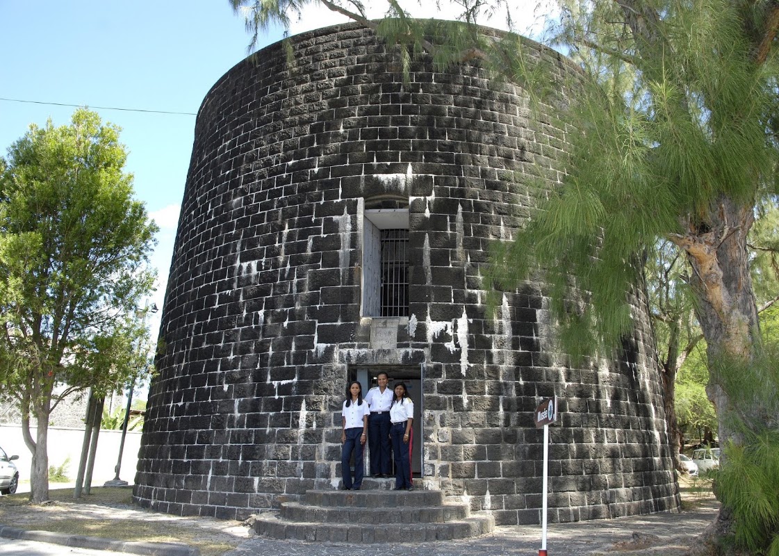 Tour Martello de La Preneuse – Tour Martello de La Preneuse, côte ouest, Rivière Noire, Maurice (coordonnées OpenStreetMap -20.35466, 57.36183) (photo 1)