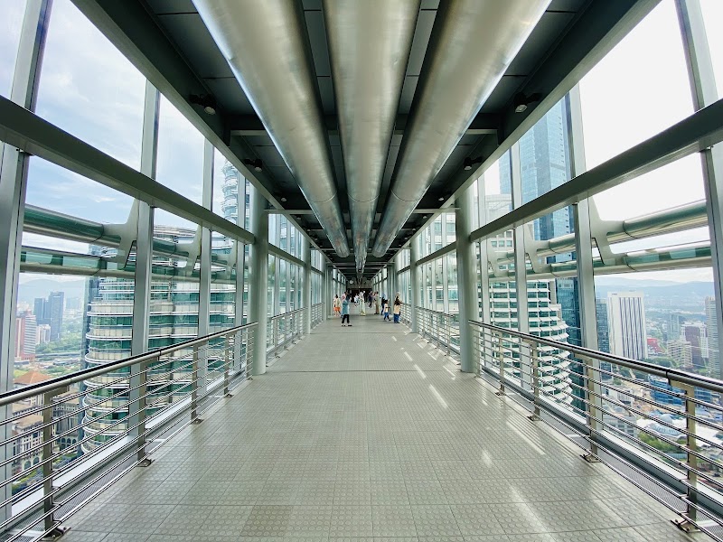 Tours Petronas : pont suspendu et 86e étage – Floor 86, Petronas Twin Towers, Persiaran Petronas, Kuala Lumpur City Centre, 50088 Kuala Lumpur, Wilayah Persekutuan Kuala Lumpur, Malaysia (photo 3)