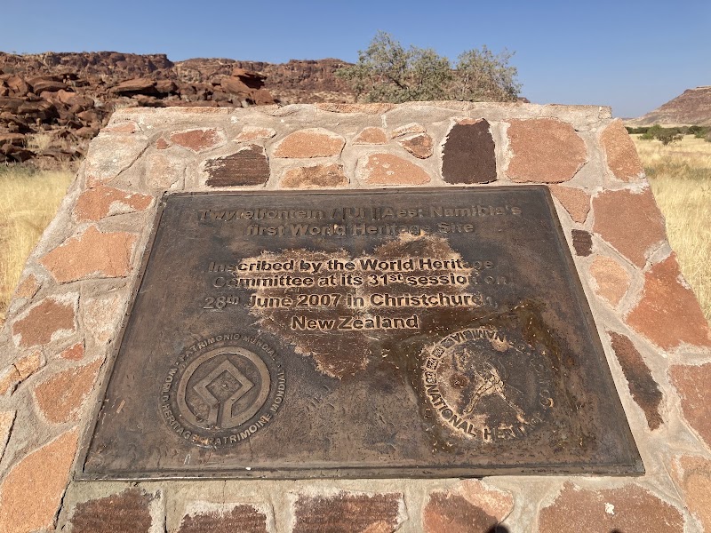 Twyfelfontein, la Montagne brûlée et les Tuyaux d'orgue – C95C+RR6, D3214, Namibie (photo 3)