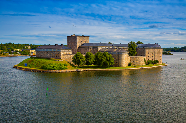 Vaxholm en bateau de ligne – KASTELLET 1, 185 99 Vaxholm, Suède (photo 1)