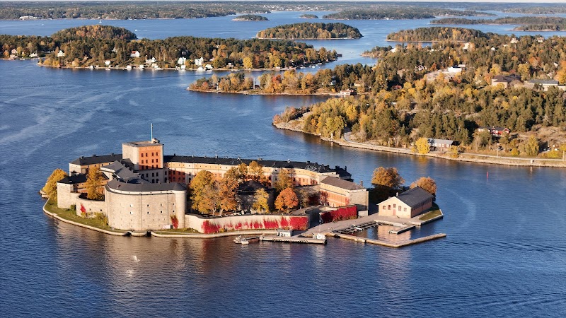 Vaxholm en bateau de ligne – KASTELLET 1, 185 99 Vaxholm, Suède (photo 3)