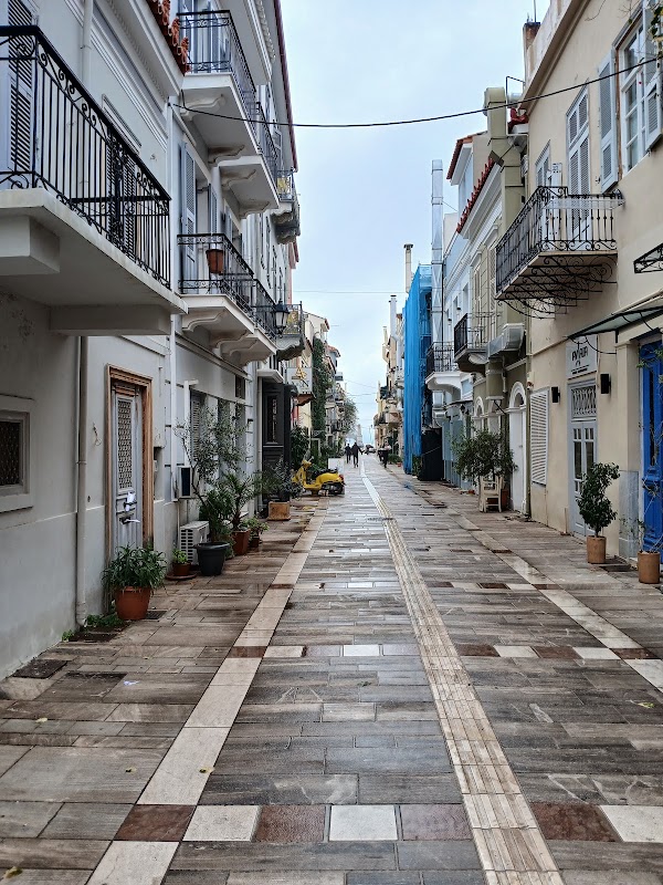 Vieille ville de Nauplie et place Syntagma – Nafplio 211 00, Grèce (photo 3)
