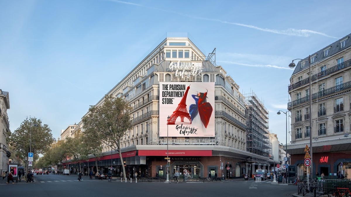 Vitrines de Noël des grands magasins du boulevard Haussmann – 40 Bd Haussmann, 75009 Paris, France (photo 1)