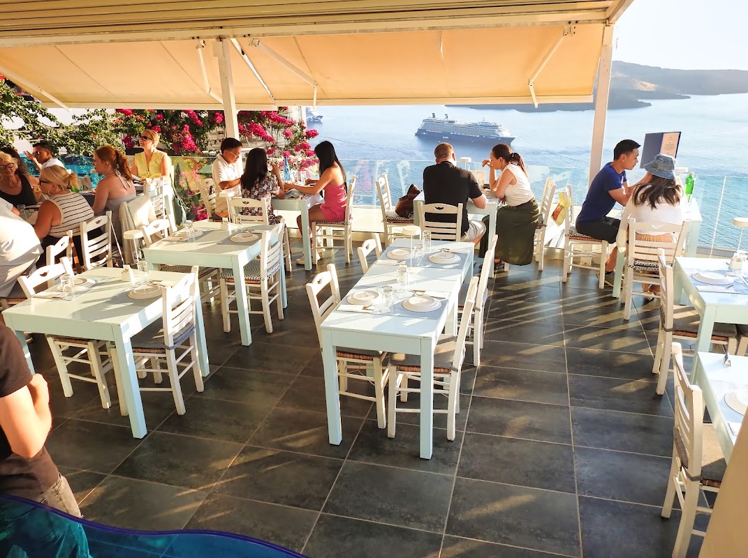 Volcano Blue Sea Food – Agiou Mina, Fira 847 00, Santorin (photo 1)