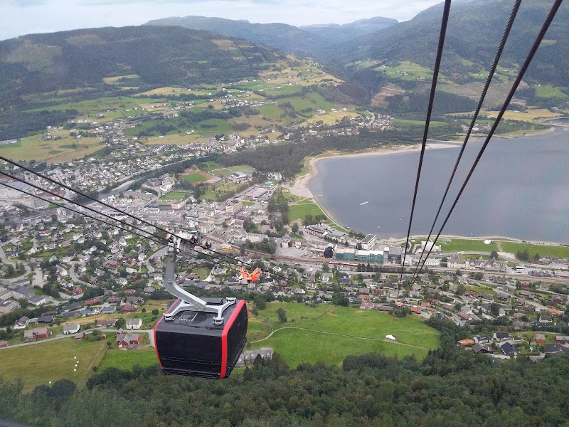 Voss : télécabine Hangursbanen et lac – Hangursbanen, 5700 Voss, Norvège (photo 3)