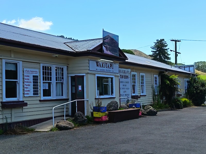 Waiotapu Tavern – State Highway 5, Waiotapu, Nouvelle-Zélande (photo 3)