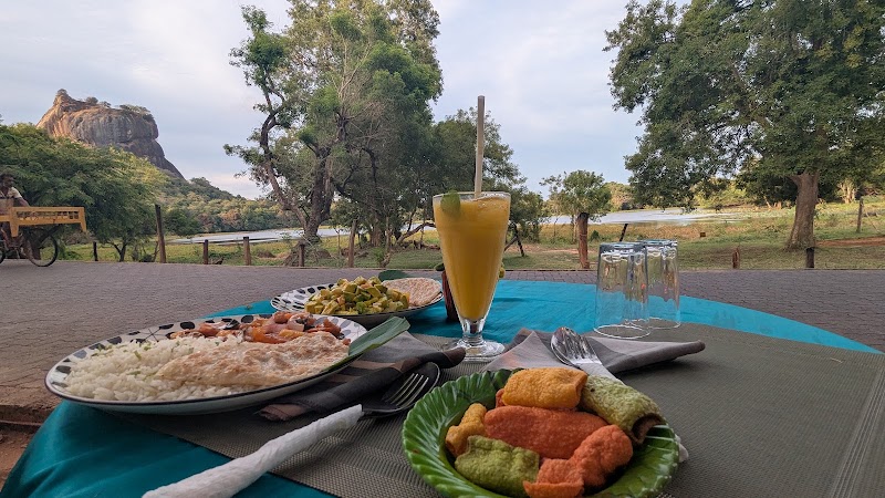 Wew Thawulla – Wew Thawulla, Sigiriya, Sri Lanka (photo 3)