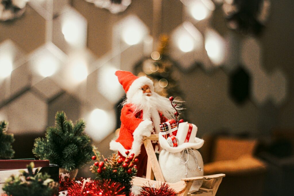 Décorations de Noël à la réception du village du Père Noël, à Rovaniemi