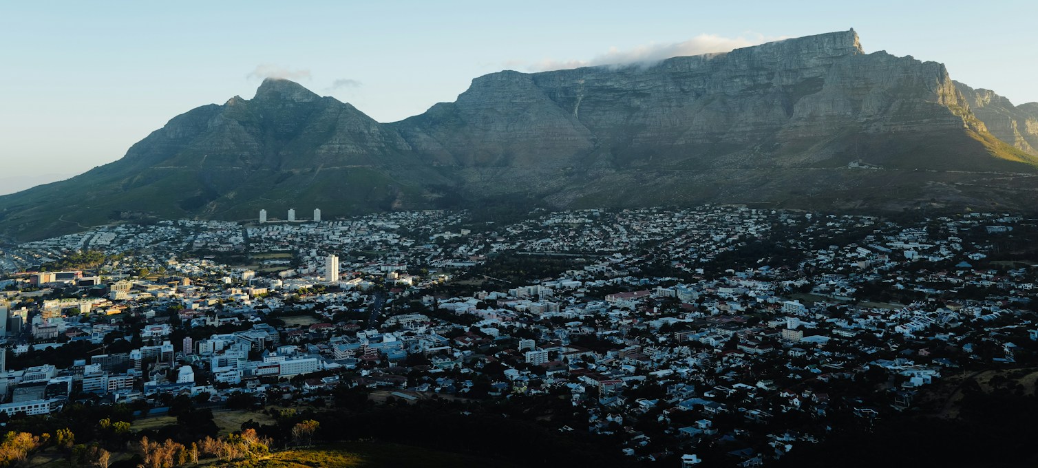 Blick auf Kapstadt und den Tafelberg von oben