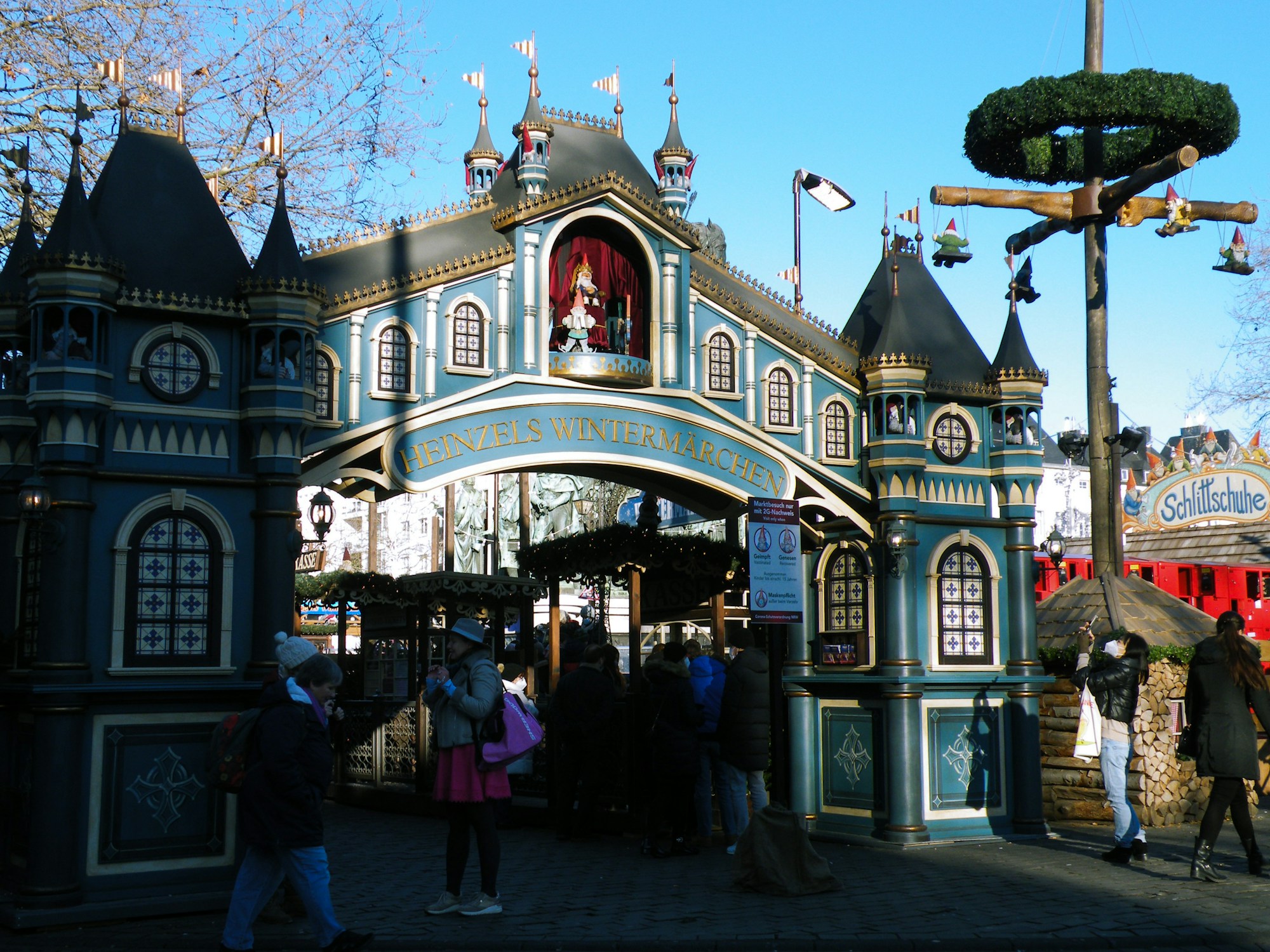 Eingang zu Heinzels Wintermärchen, Winterfest auf dem Heumarkt in Köln