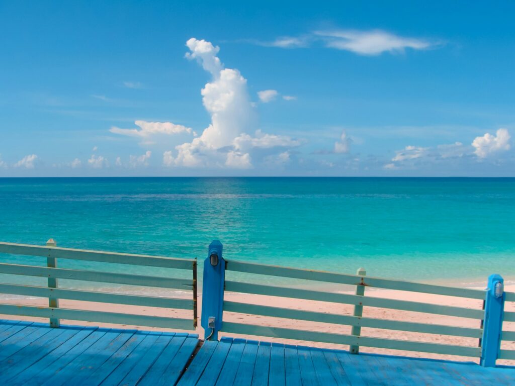 Plage des Bahamas à Nassau, eau turquoise et sable blanc