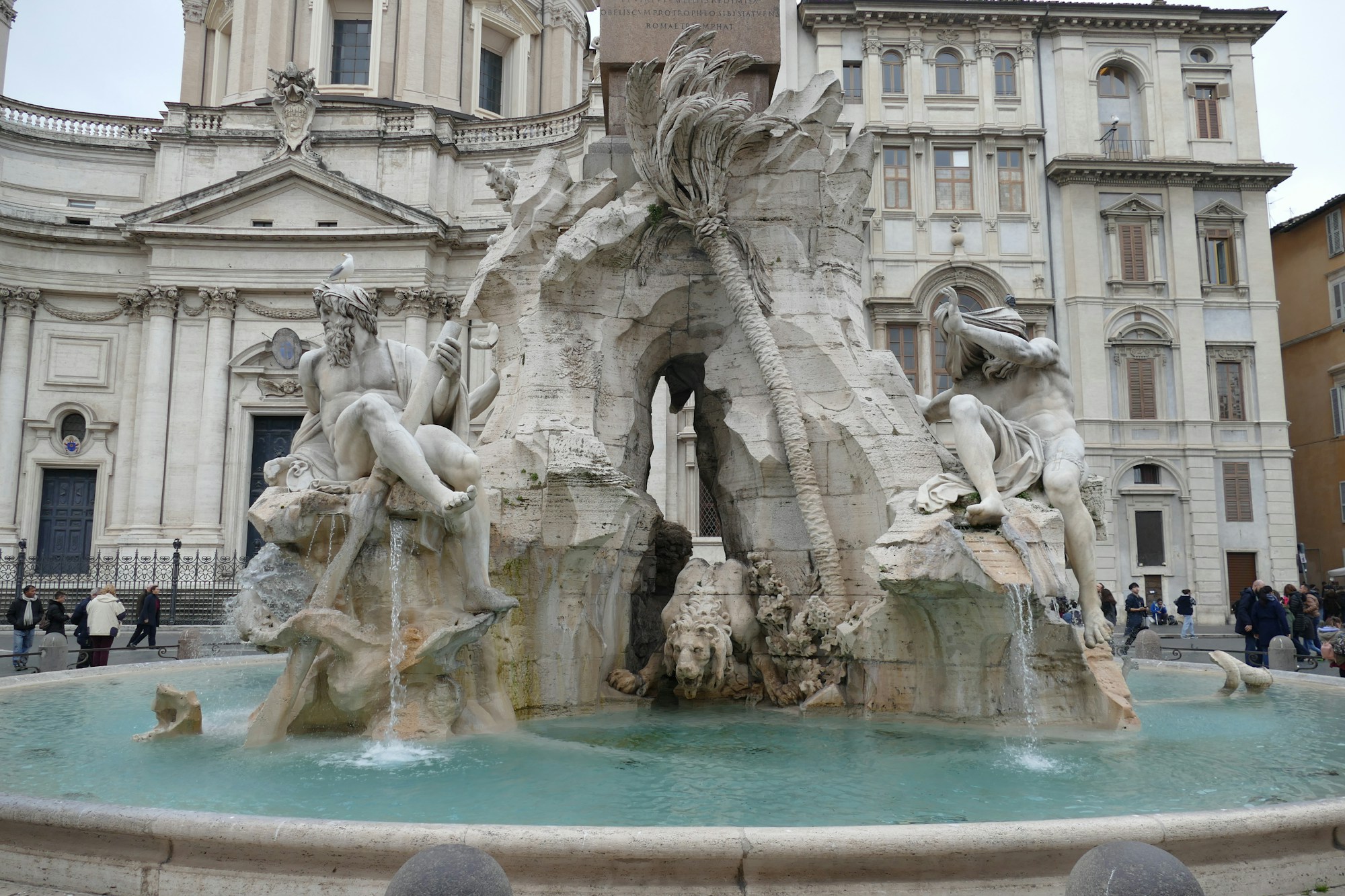 Fontaine des Quatre-Fleuves du Bernin sur la Piazza Navona à Rome