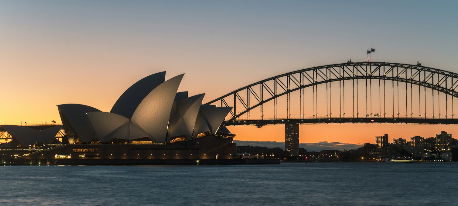 Port de Sydney, avec l'Opéra et le Harbour Bridge