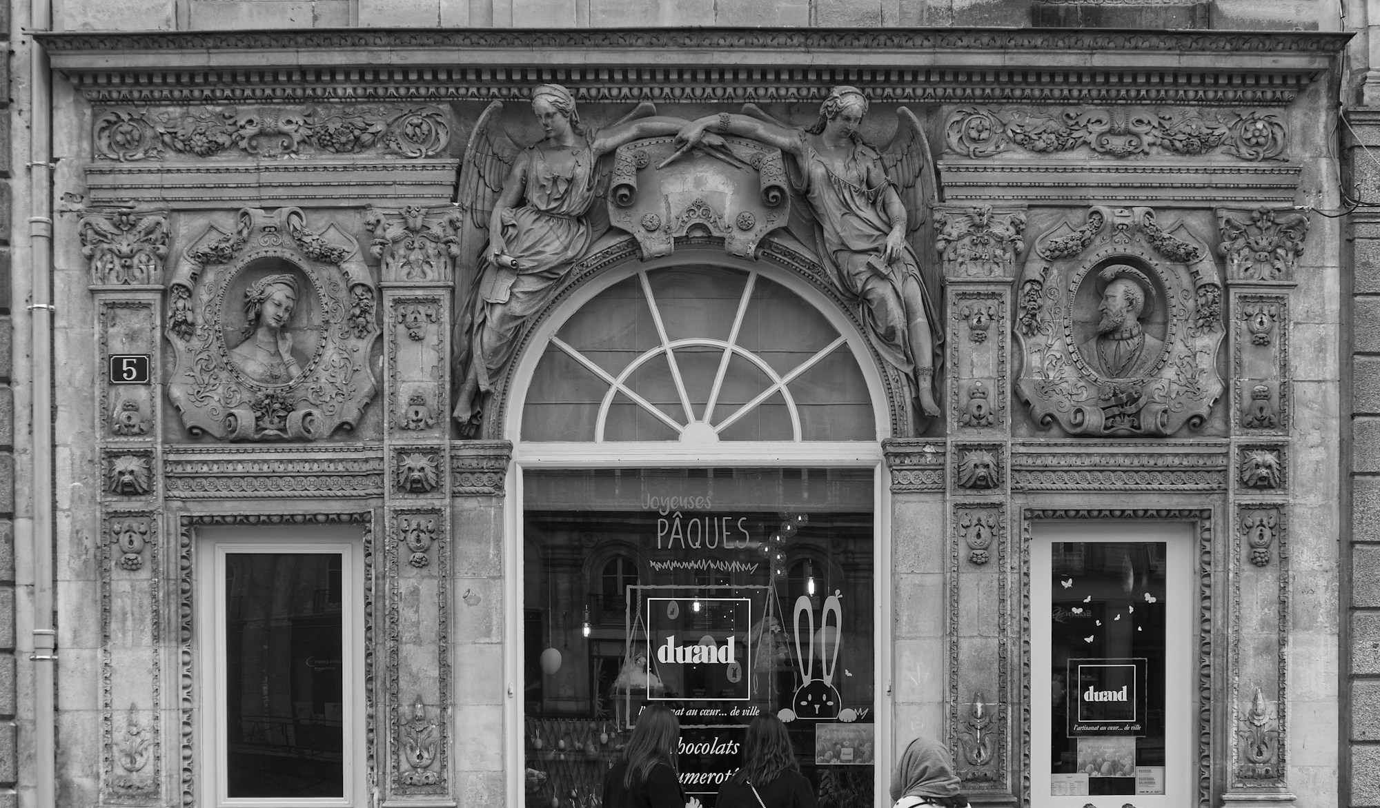 Façade d'un hôtel en centre-ville de Rennes