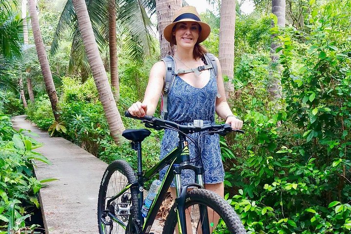 Erhöhte Radwege im Dschungel von Bang Krachao