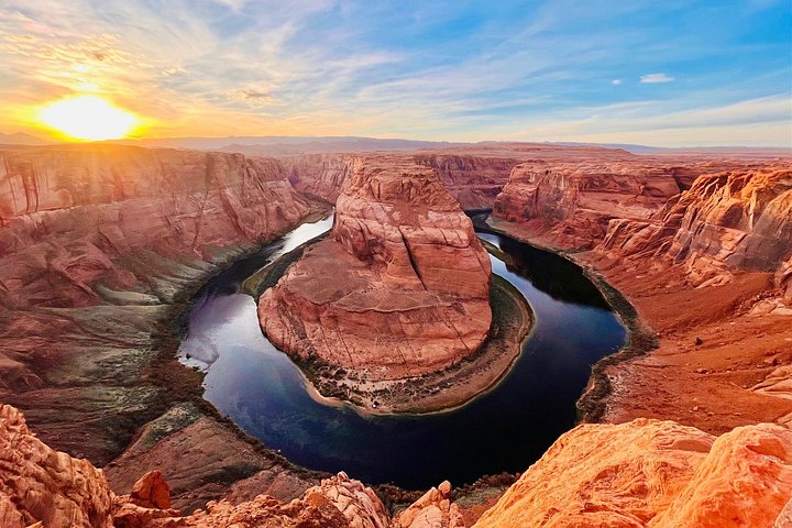 Horseshoe Bend at sunset on the Antelope Canyon and Horseshoe Bend tour from Las Vegas