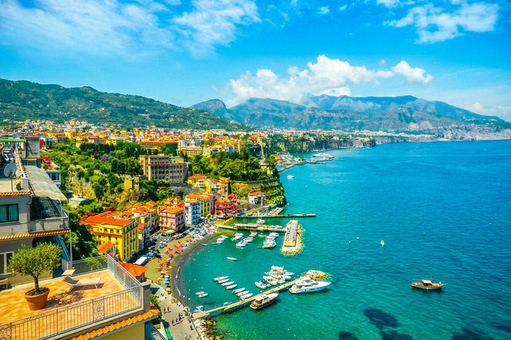 Voyage en minivan premium depuis Rome : visite de Pompéi et déjeuner à Sorrente
