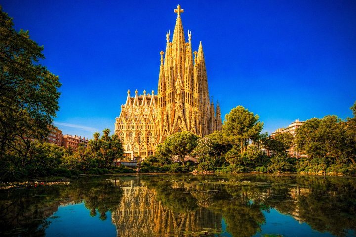 Façade de la Sagrada Família, visitée avec accès prioritaire