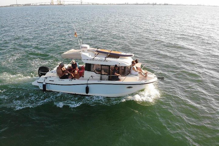 Bateau privé dans la baie de Cadix