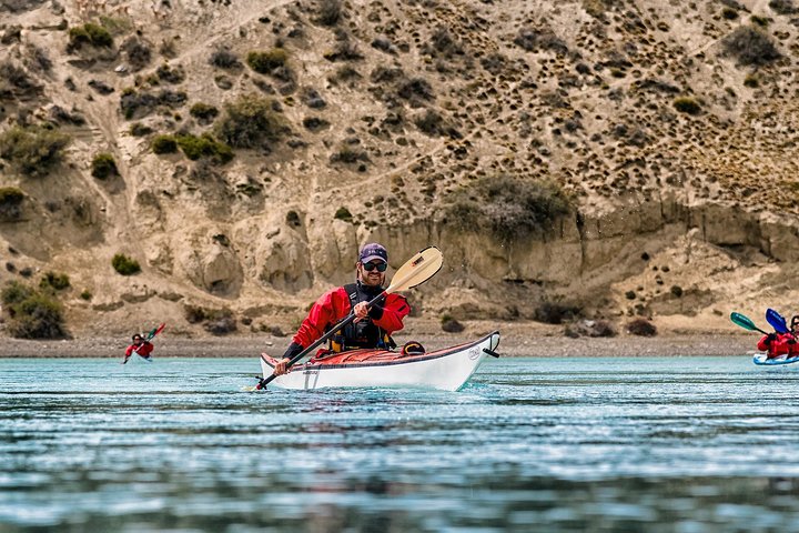 Kayak double sur la rivière Santa Cruz, en Patagonie