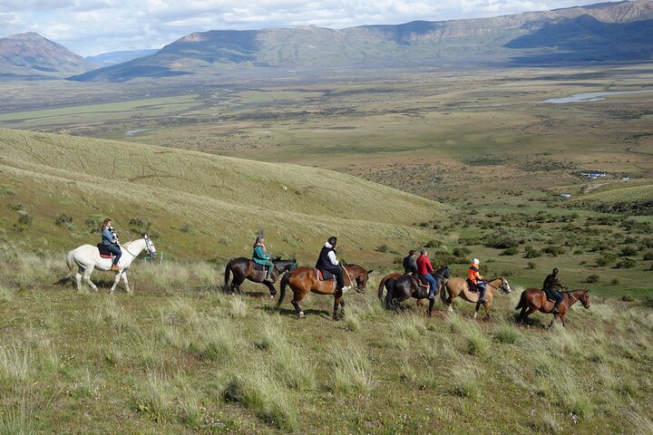 Randonnée à cheval sur les pentes du Cerro Frías