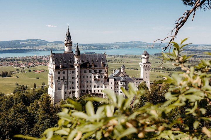 Neuschwanstein Castle view, Viator photo