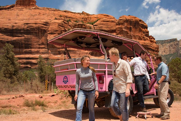 Jeep hors route vers un site archéologique
