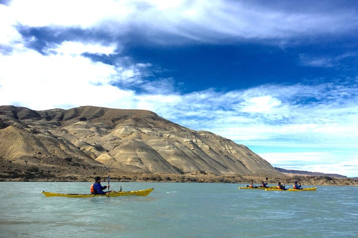 Kayak sur la rivière La Leona en Patagonie argentine