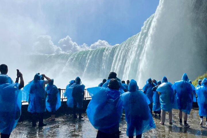 Day trip from Toronto to Niagara Falls