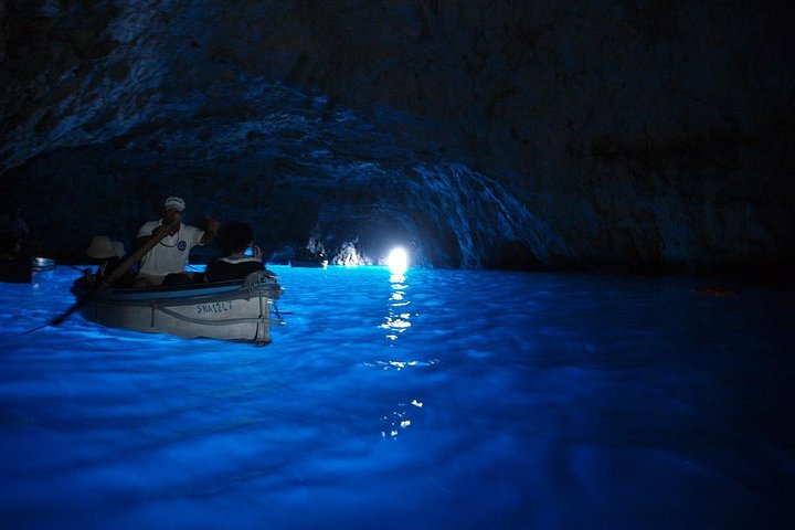 Small-group boat on the Capri coast