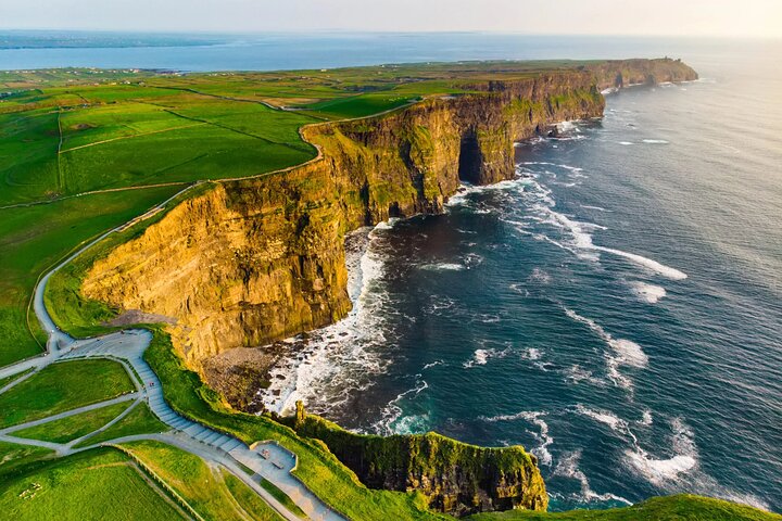 Photo d'une visite privée en petit groupe vers les falaises de Moher