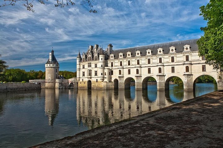 Small-group day trip to the Loire Valley castles