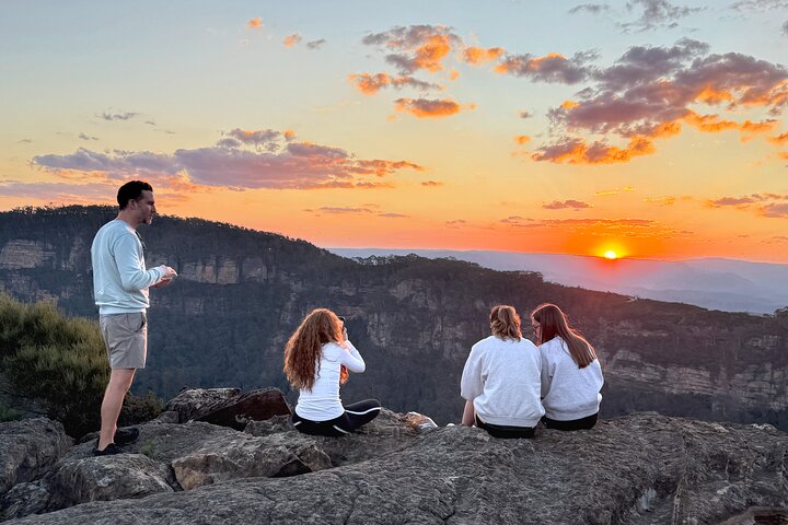 Sonnenuntergang über dem Tal der Blue Mountains