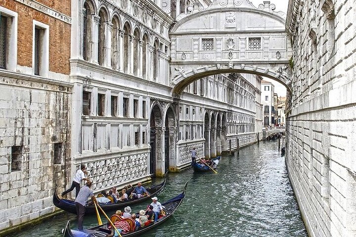 Venice canal view for a guided tour, Viator product photo