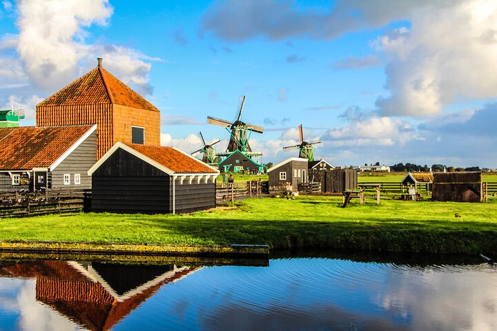 Viator listing photo: Zaanse Schans, Edam, Volendam and Marken coach trip