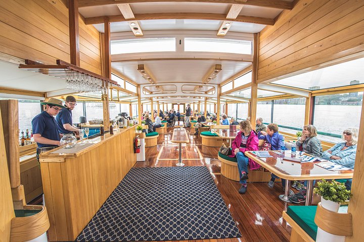Visuel d'un yacht pour une croisière architecturale sur l'Hudson