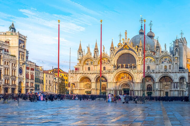 Private guided group in St Mark's Square, Viator product photo